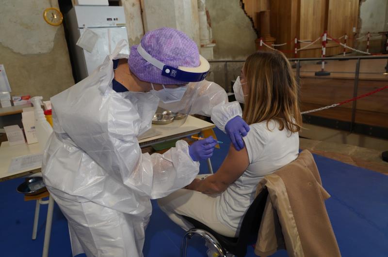 Primi vaccini alla Crusa Neira