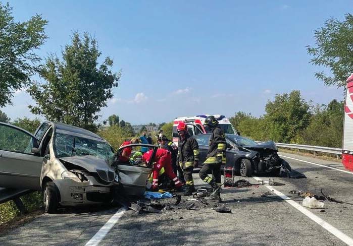 Muore in un frontale a Carmagnola