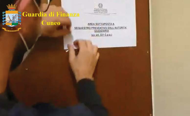 Denunciati per autoriciclaggio