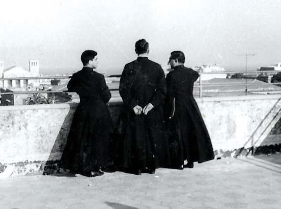Storie di donne e preti