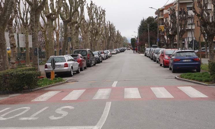 Attorno al parco si rallenta
