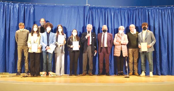 Borse studio per i ragazzi meritevoli