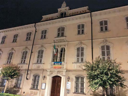 Facciate al buio per il caro bolletta