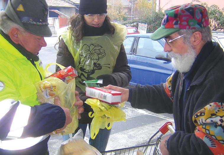 Tavolo di lavoro insieme alla Caritas