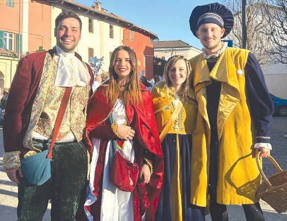Oratori riuniti alla sfilata delle maschere