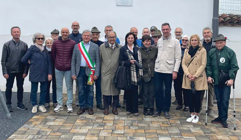 Una targa per la benefattrice