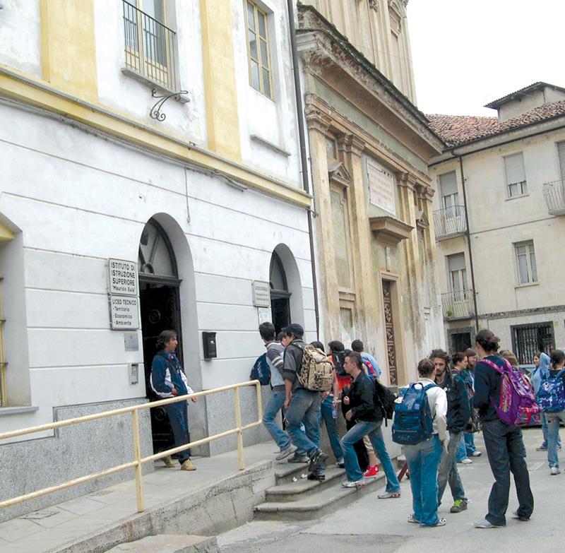 ALLERTA METEO, DOMANI SCUOLE SUPERIORI CHIUSE