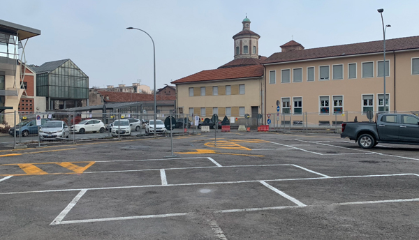 Nonostante i cantieri si parcheggia