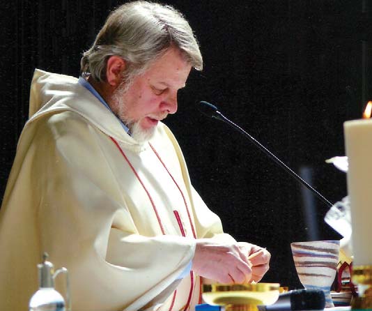 Un parroco diviso fra tre chiese
