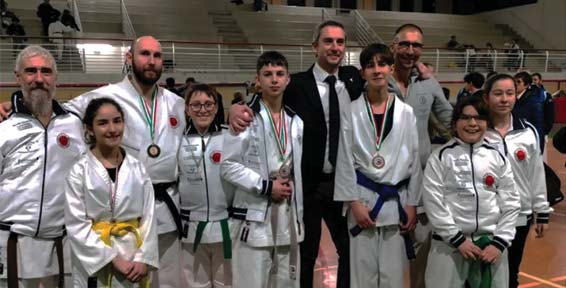 Shotokan tre volte su l podio
