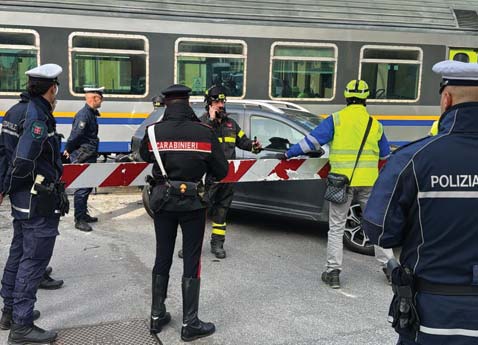 Resta il passaggio a livello incriminato