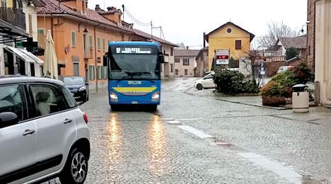 Meno bus nella fascia di mezzogiorno