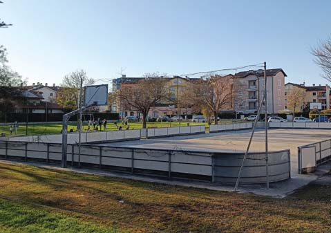 Palestra sulla pista da hockey
