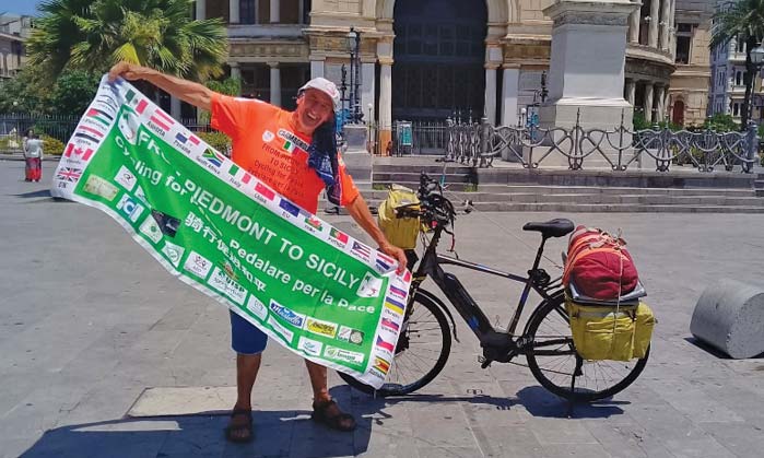 Pedalando per la pace