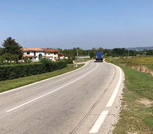 Fermata pericolosa, si cambia strada