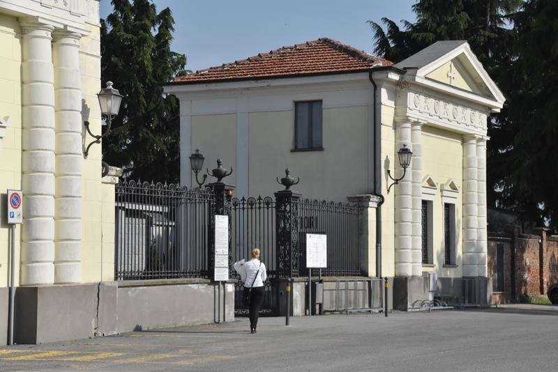 Riaprono i cimiteri
